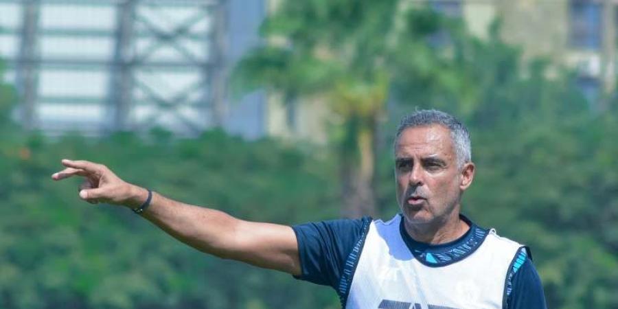 خلاف حاد بين جوميز وإدارة الزمالك بسبب ثلاثي الفريق