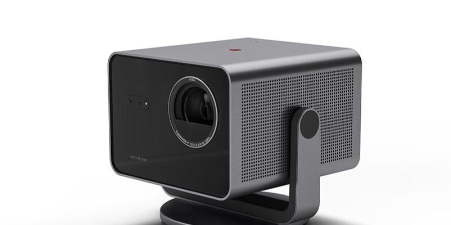 Leica تطلق جهاز العرض Cine Play 1 بدقة 4K وليزر ثلاثي RGB وسطوع 3000 لومن