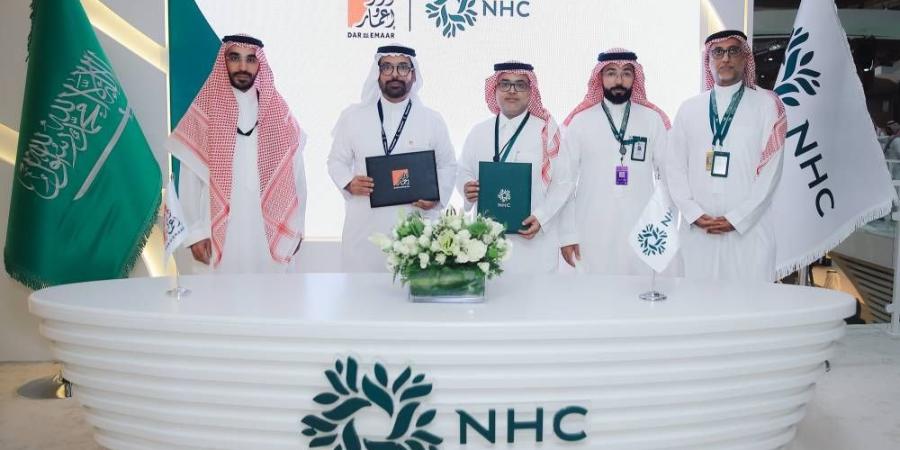 "دار وإعمار" و"NHC" توقعان اتفاقية لتطوير مراكز تجارية في ضاحية خزام لتعزيز جودة الحياة