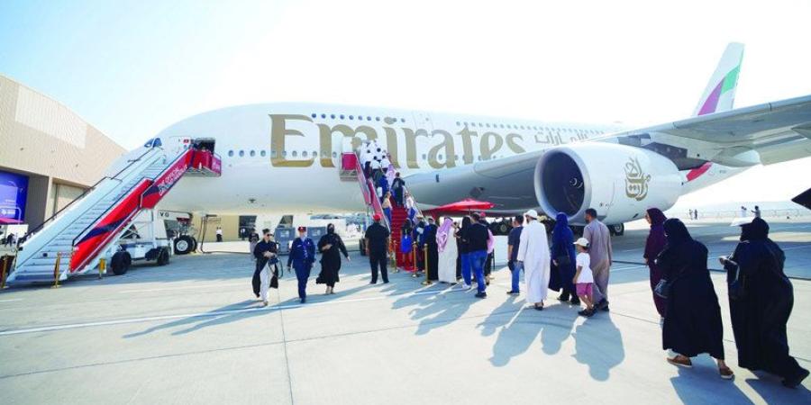 طائرة «الإمارات A380» تستقطب آلاف الزوار  في معرض البحرين للطيران