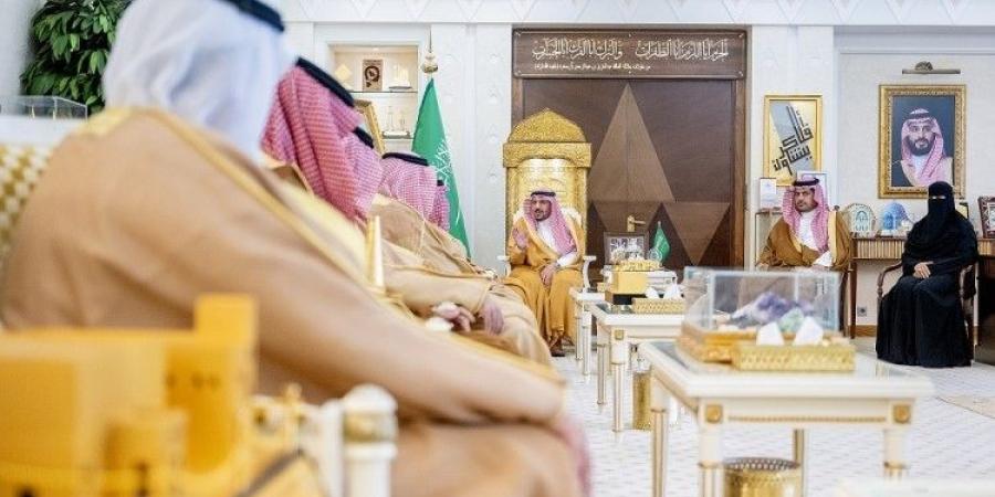 أمير القصيم يستقبل وكيل وزارة الداخلية لشؤون المناطق ووكلاء إمارات المناطق للشؤون التنموية